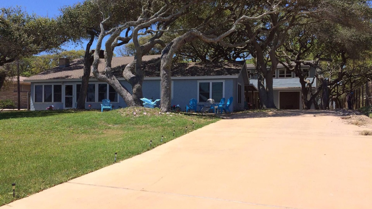 Rockport House | Aransas Bay waterfront, handicap accessible,1 story,Fulton Beach Rd 3/2,sleeps 8