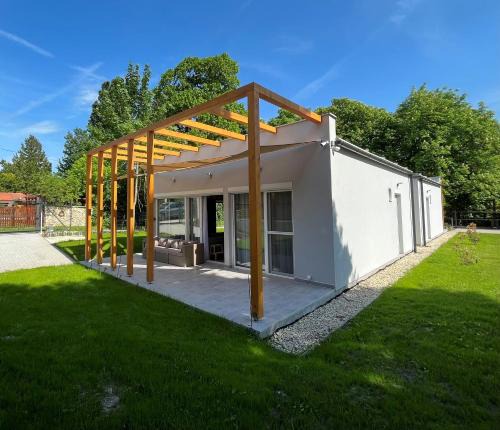 Balatonudvari Villa | Aranygesztenye Apartmanház