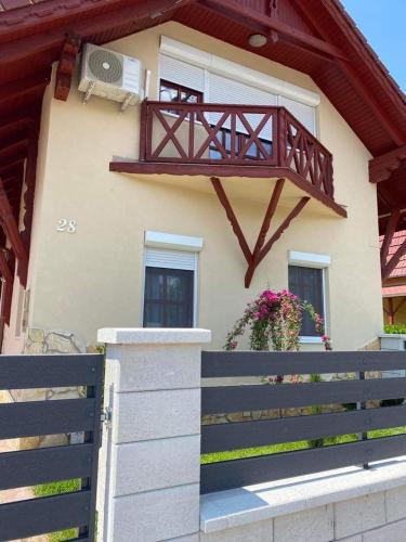 Berzence House | Aranypatkó Vendégház Lovasudvar