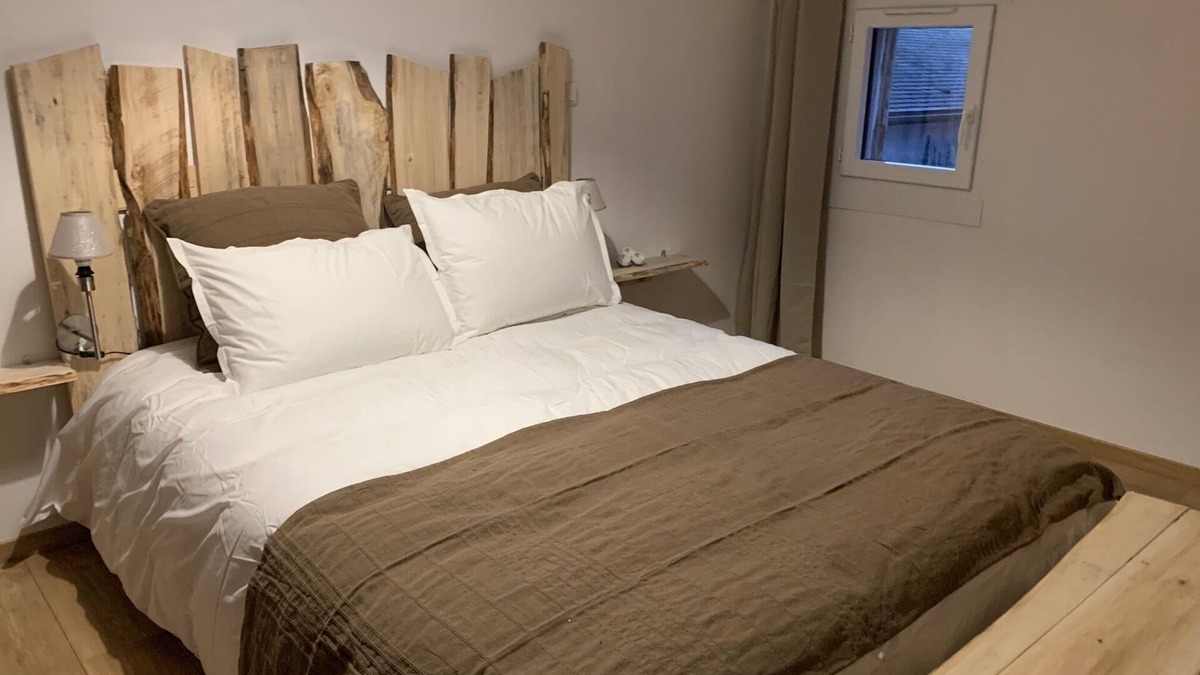 Bucheres Apartment | Arbane Apt for 4 to 6 people - 1st floor - garden view
