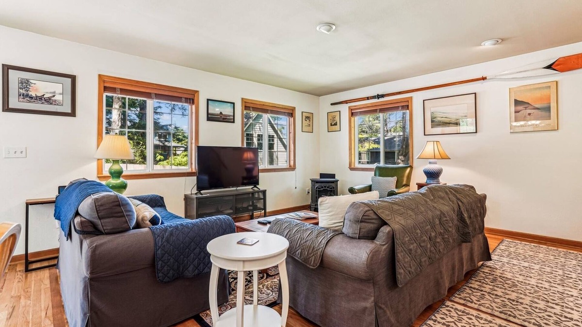 Downtown Cannon Beach House | Arbor House - Beachcomber Vacation Homes