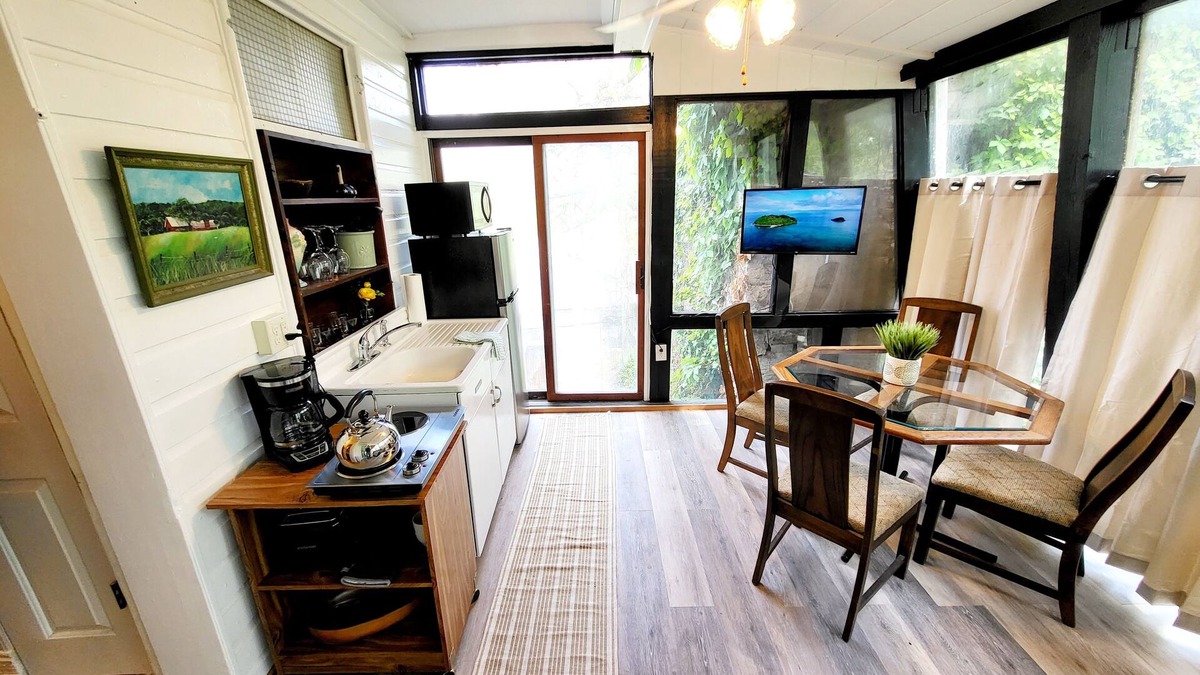 Frederick Apartment | Arboretum Suite in the historic Manor House!