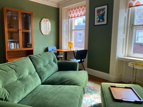 Arbroath Apartment | Arbroath luxury apartment in MCM style