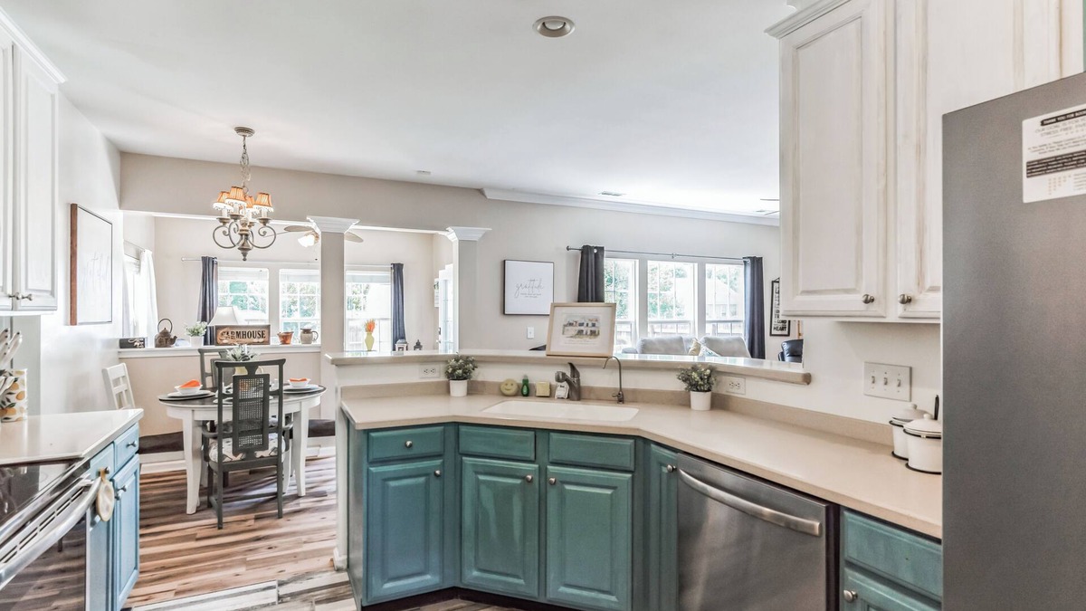 Winston - Salem House | Arcade Kid Friendly Firepit Grill HotTub