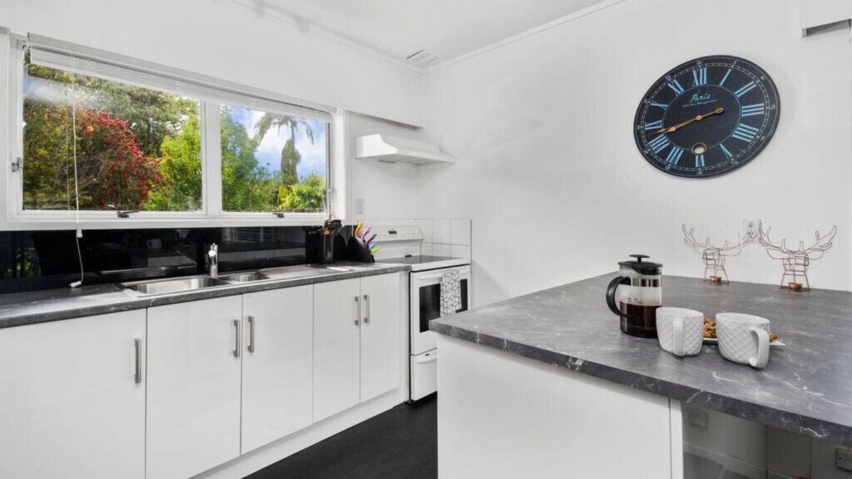 Orewa Cottage | Archie's Beach Bach - Orewa Accommodation