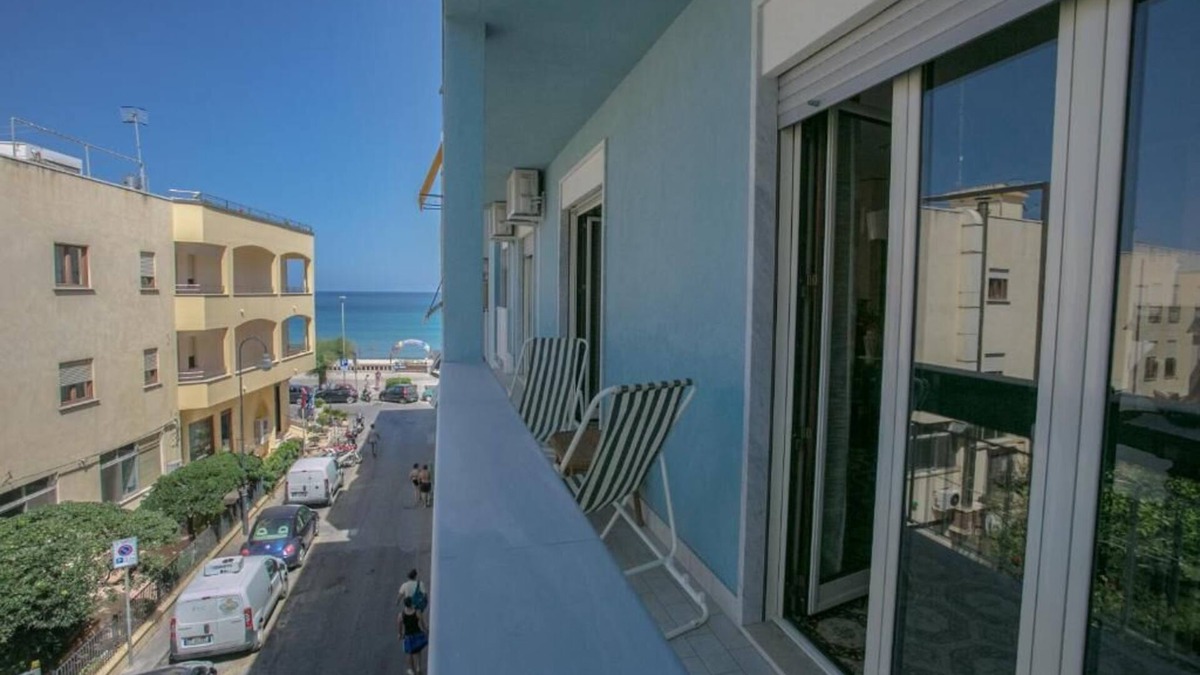 Cefalu Apartment | Archimedes Lounge in Cefalù