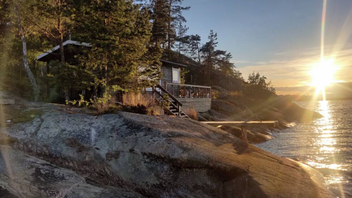 Vaxholm Cabin | Archipelago Hideaway with Panoramic Seaview