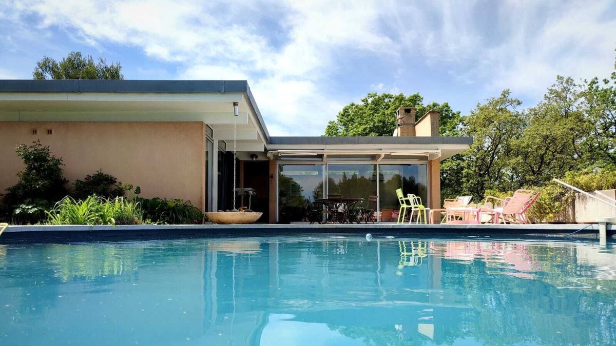 Le Puy-Sainte-Reparade Villa | Architect-designed hilltop villa Le puy Sainte Reparade