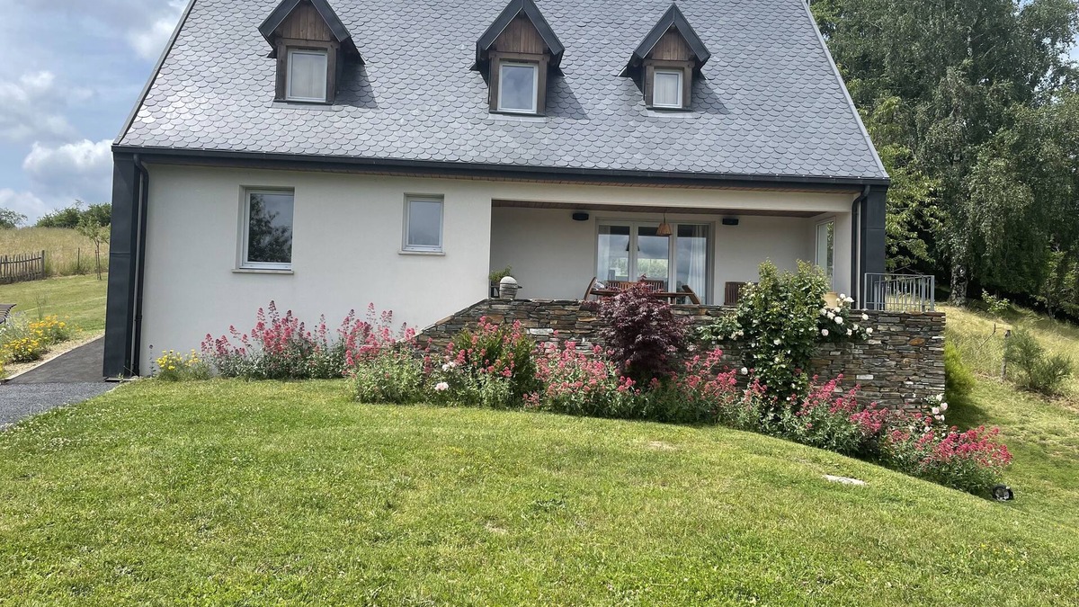 Vezels-Roussy House | Architect-designed house with SPA in the heart of nature