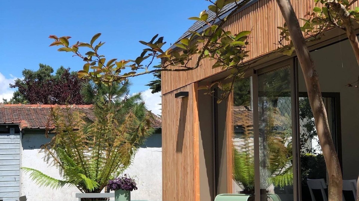 Quimiac House | Architect-designed house 50m from the beach