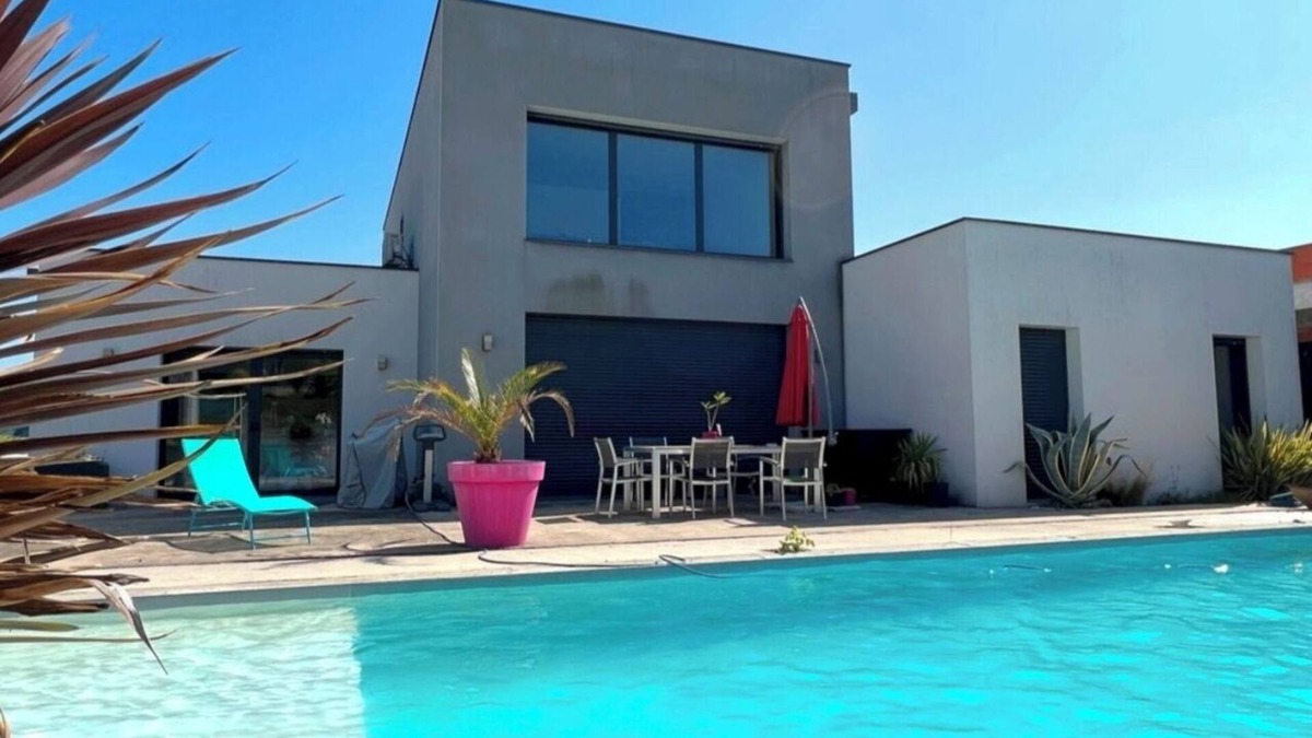 Saintes Villa | Architect-designed villa with heated pool near the Charente and beaches, sleeps 4