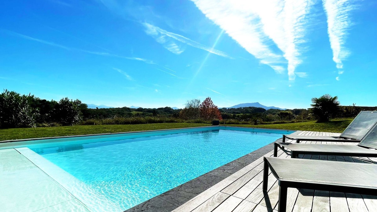 Ahetze House | Architect-designed villa with exceptional mountain views close to the beach, ideal for families