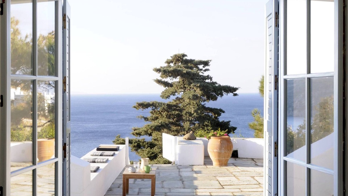 Ios Villa | Architect designed Villa overlooking the Aegean