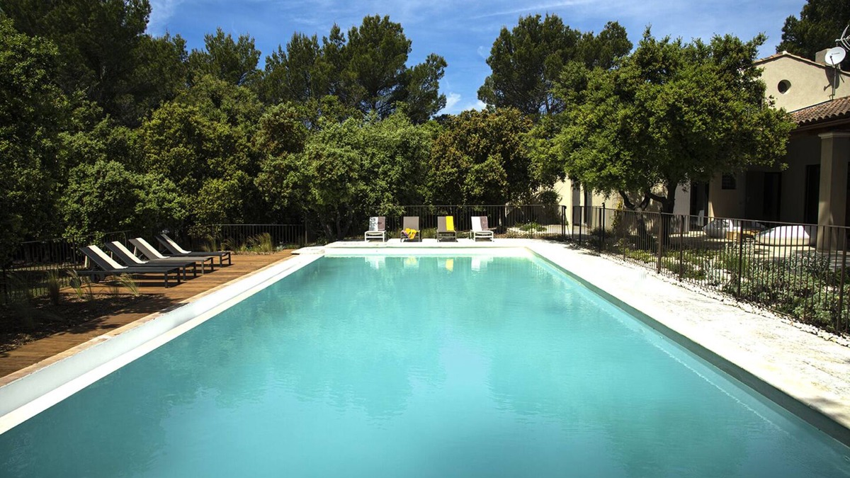 L'Isle-sur-la-Sorgue Villa | Architect-designed villa ! Swimming-pool.