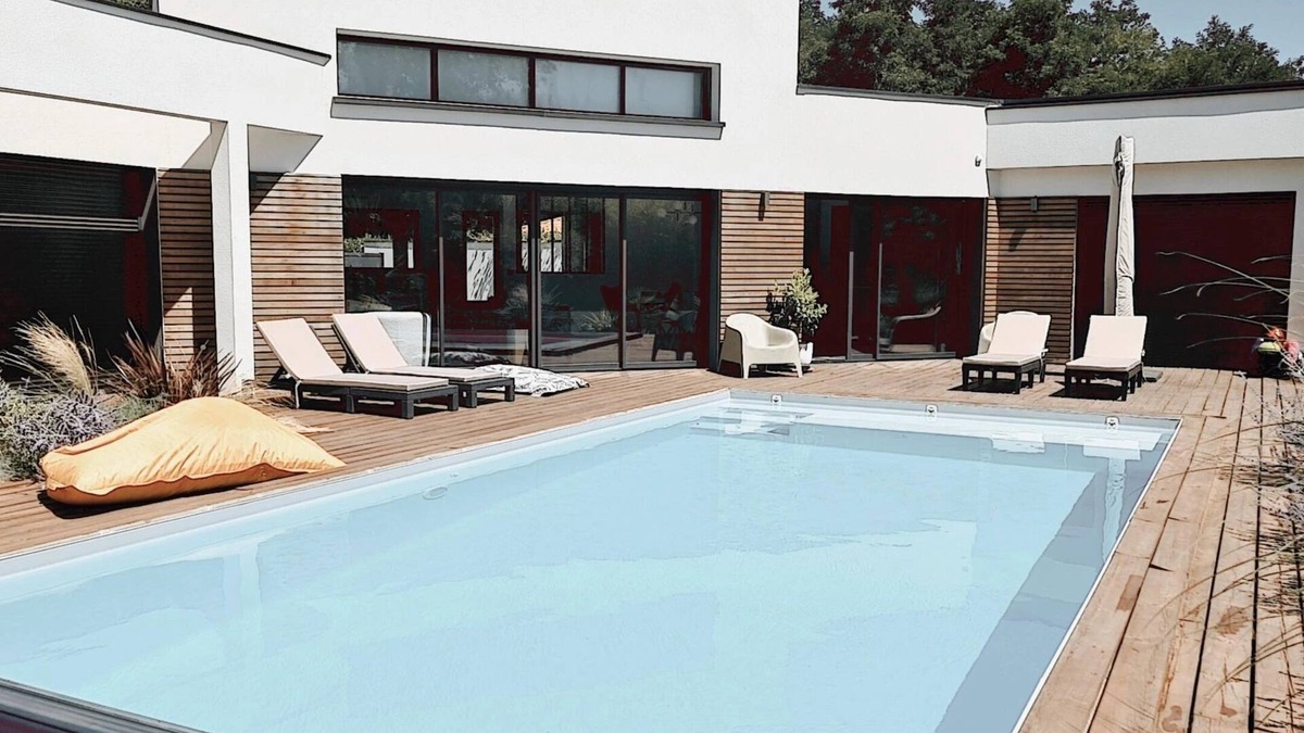 Saint-Palais-sur-Mer Villa | Architect-designed villa with heated, unoverlooked pool