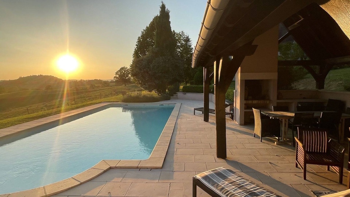 Hautefort House | Architect house at the foot of Castle Hautefort, exceptional view