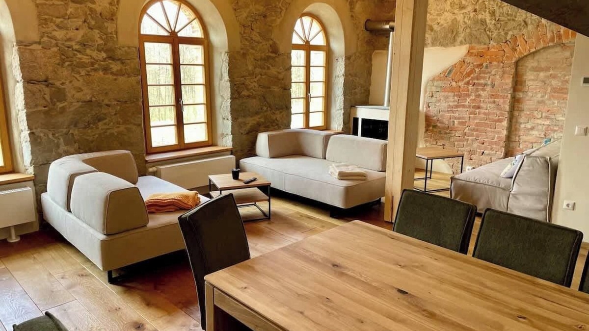 Buhlau House | Architect's apartment: fireplace+whirlpool+sauna