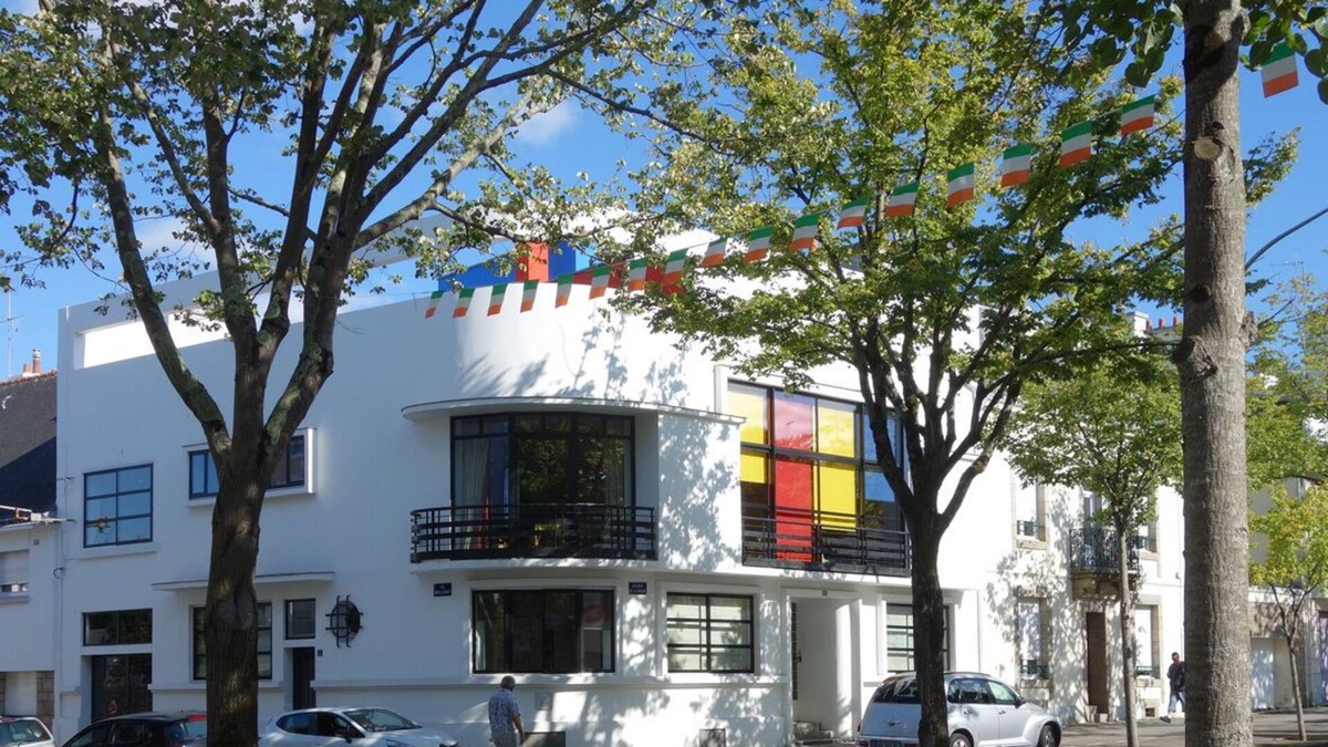 Lorient Villa | Architect 's house with character, sea, city center, interceltic festival