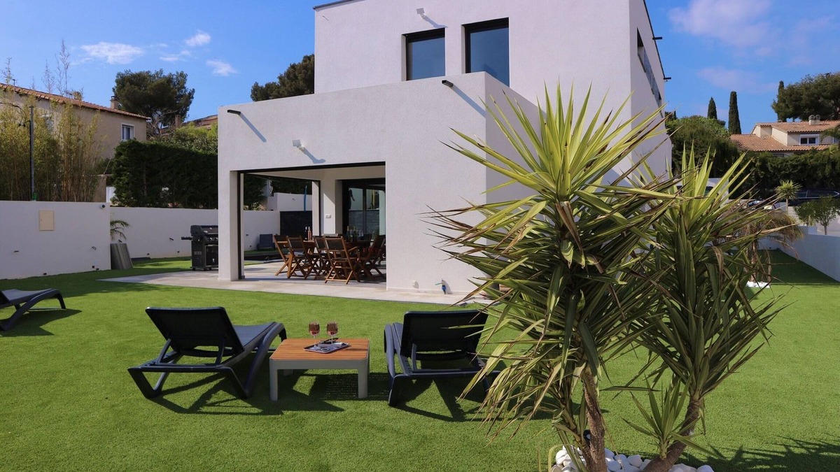 Bandol Villa | ARCHITECT VILLA Classified 5 *, 200 m², SEA 800m, Swimming pool, Sauna & Jacuzzi