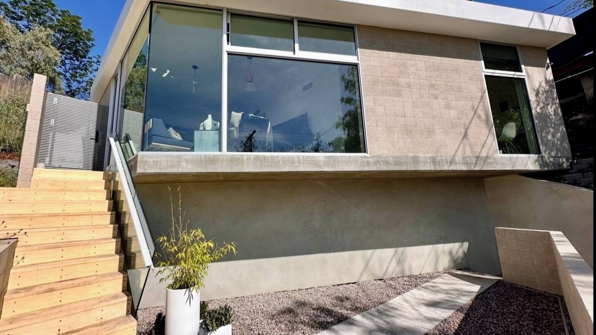Montecito Heights House | Architectural 2-bedroom with WiFi, AC in the hills of Los Angeles