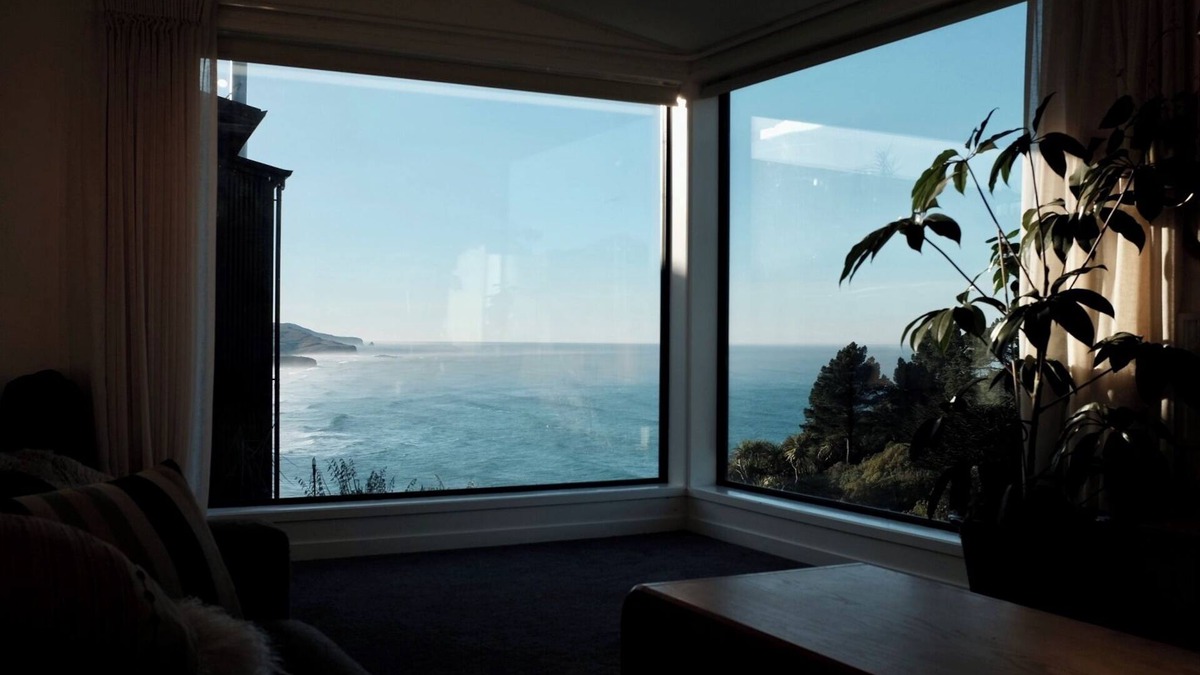 St. Clair Apartment | Architectural home with stunning sea views in St Clair