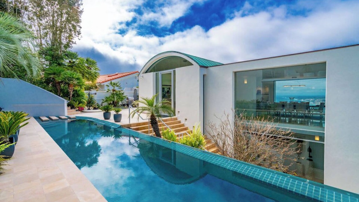 Country Club House | Architectural Masterpiece Overlooking La Jolla