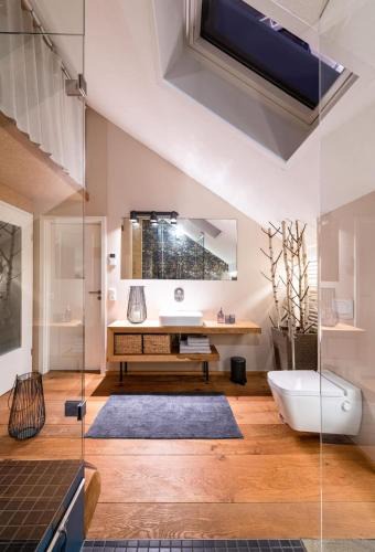 Buhlau Apartment | Architektenwohnung mit Sauna und Whirlwanne, Badeteich - Nähe Sächsische Schweiz, Dresden