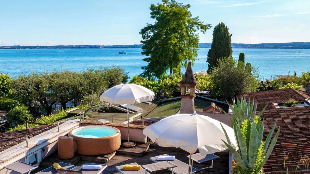 Sirmione Old Town House | Arcimboldo House 2+2, Emma Villas