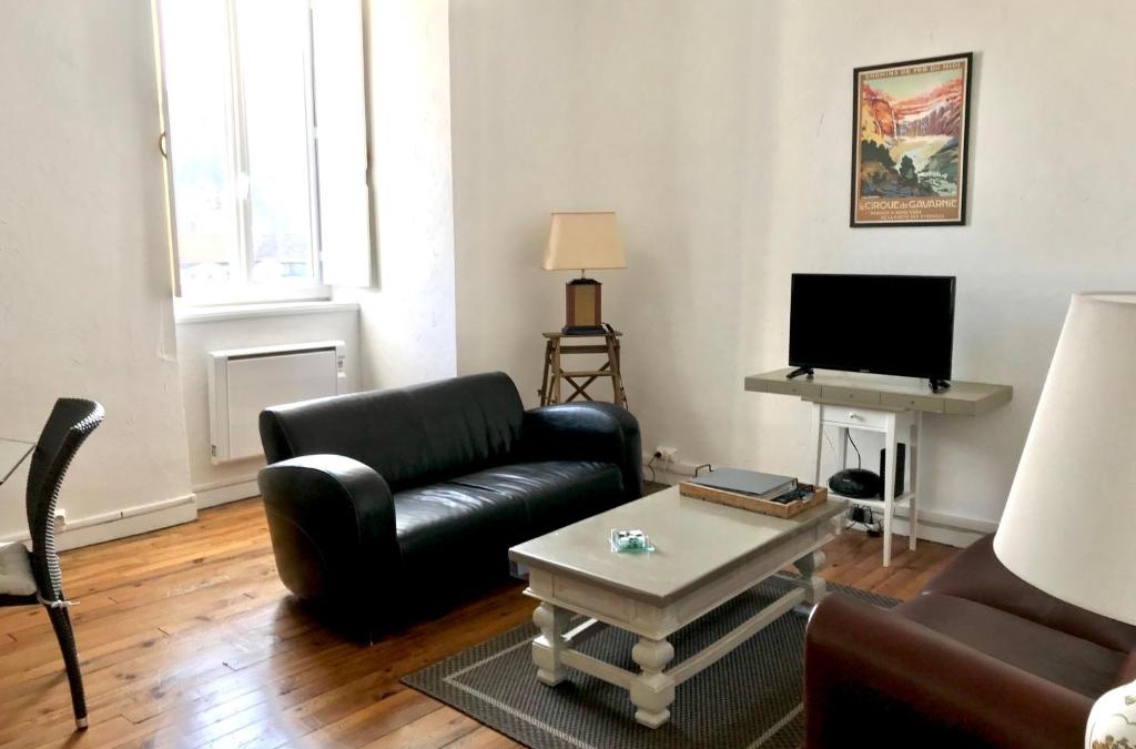 Salies-de-Bearn Apartment | Arcolan T2 meublé équipé 55m2