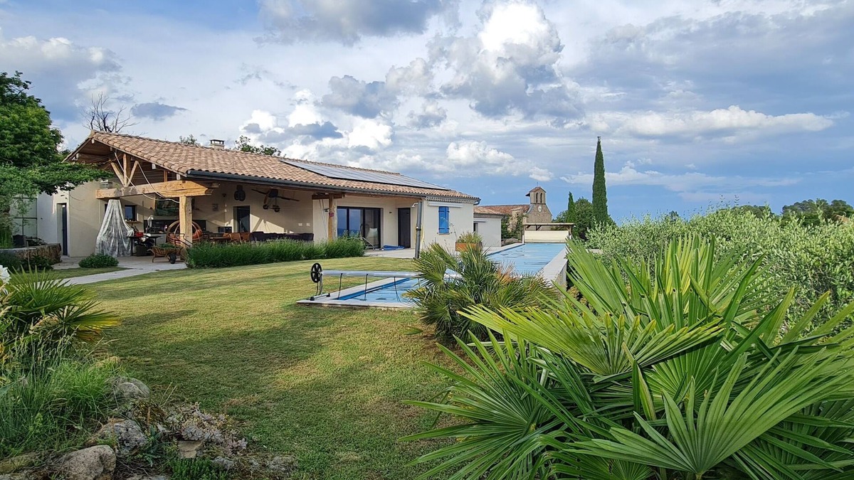 Planzolles House | Ardèche Sud - small south facing villa with magnificent panoramic view