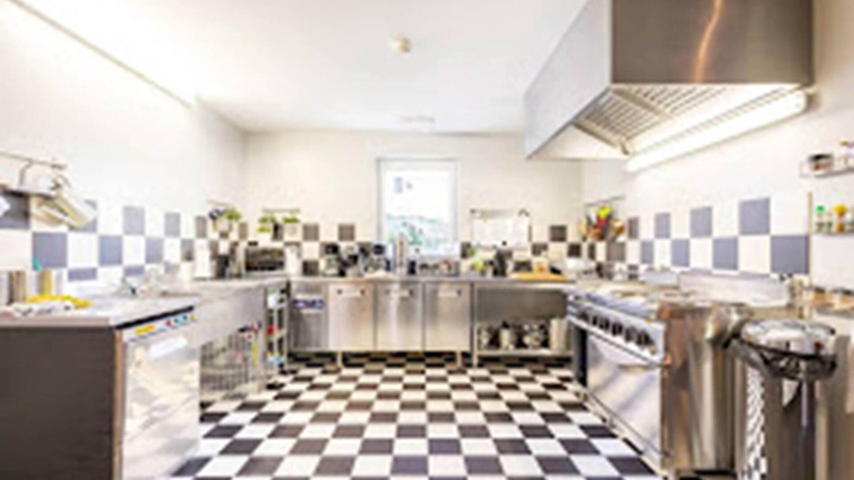 Xhignesse Apartment | Ardennes near Durbuy: Family or friendly gîte with 5 bedrooms and 5 private bathrooms