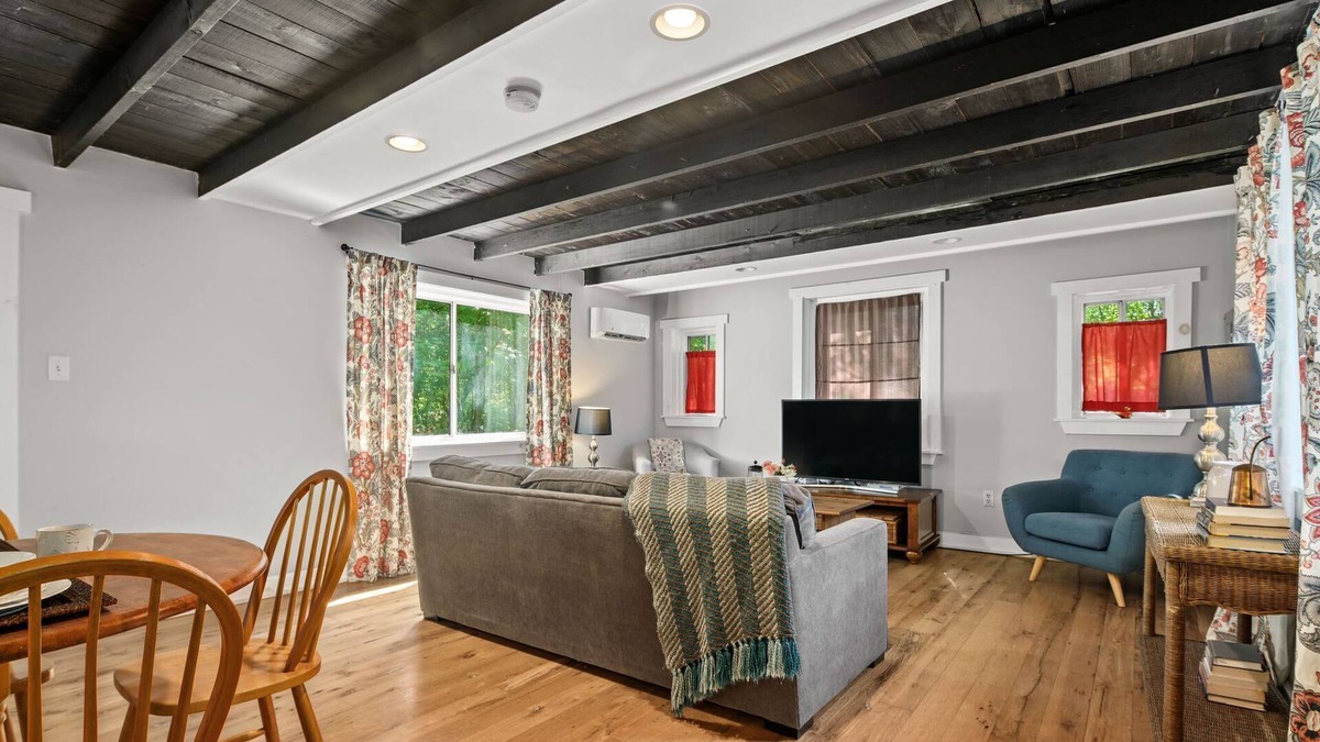 Ardentown House | Ardentown Cottage ~ Dog Inclusive ~ Sleeps 2