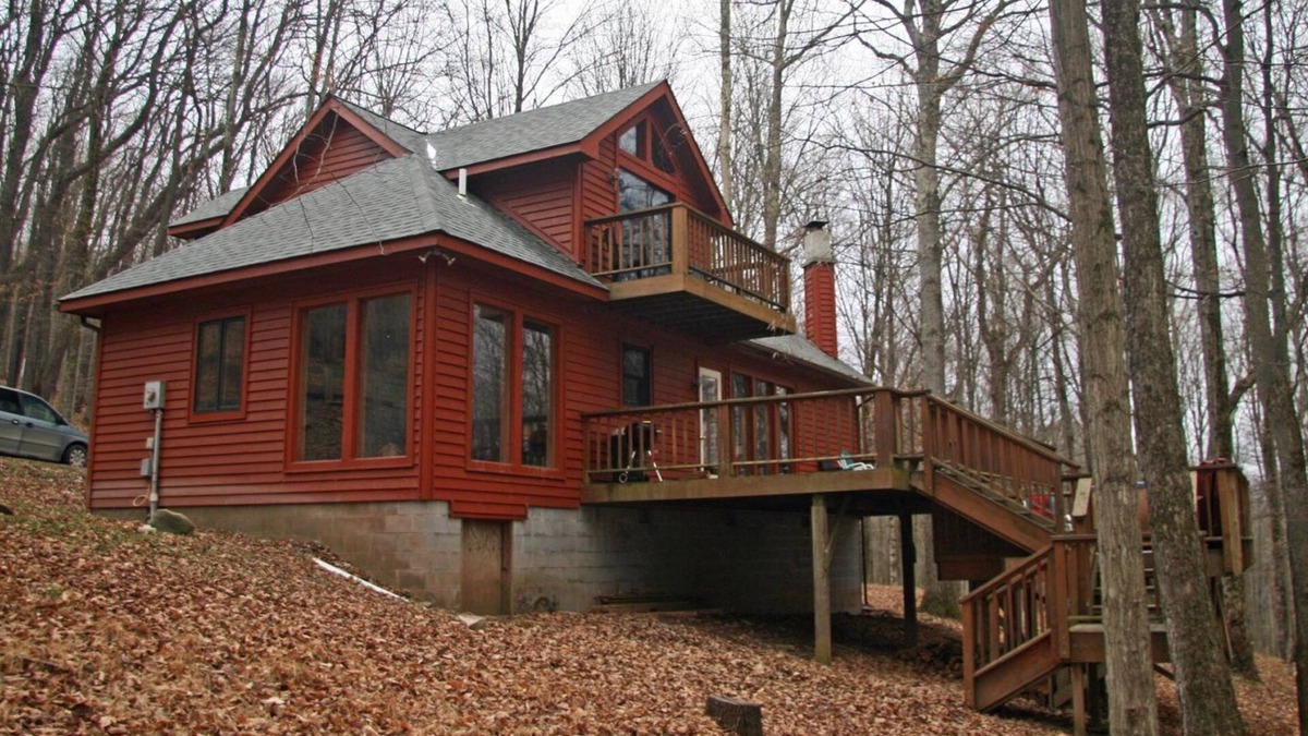 Old Timberline House | Ardmorar - 785 Ridge Road Ardmorar - Secluded Wooded Lot, Hot Tub, Lake Access
