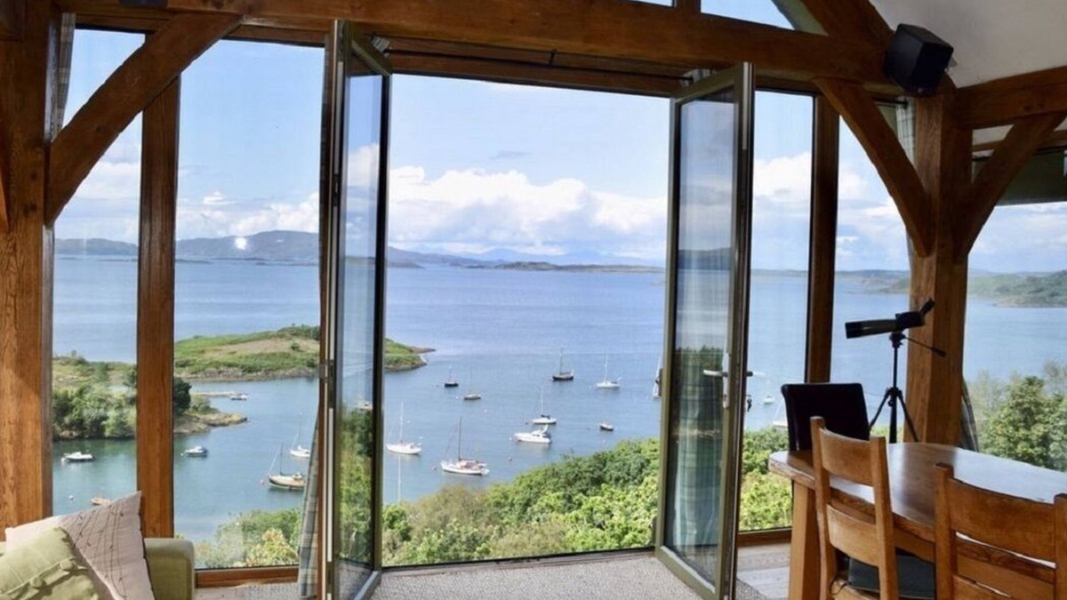 Lochgilphead House | Ardnoe House, Crinan, Argyll PA31 8SW