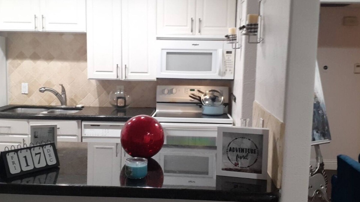 Northeast Dallas Condo | Are you All about Location & Luxury?!?!