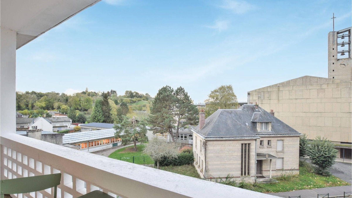 Lisieux Apartment | Are you dreaming of a relaxing vacation with cultural experiences and activities in nature? Then thi