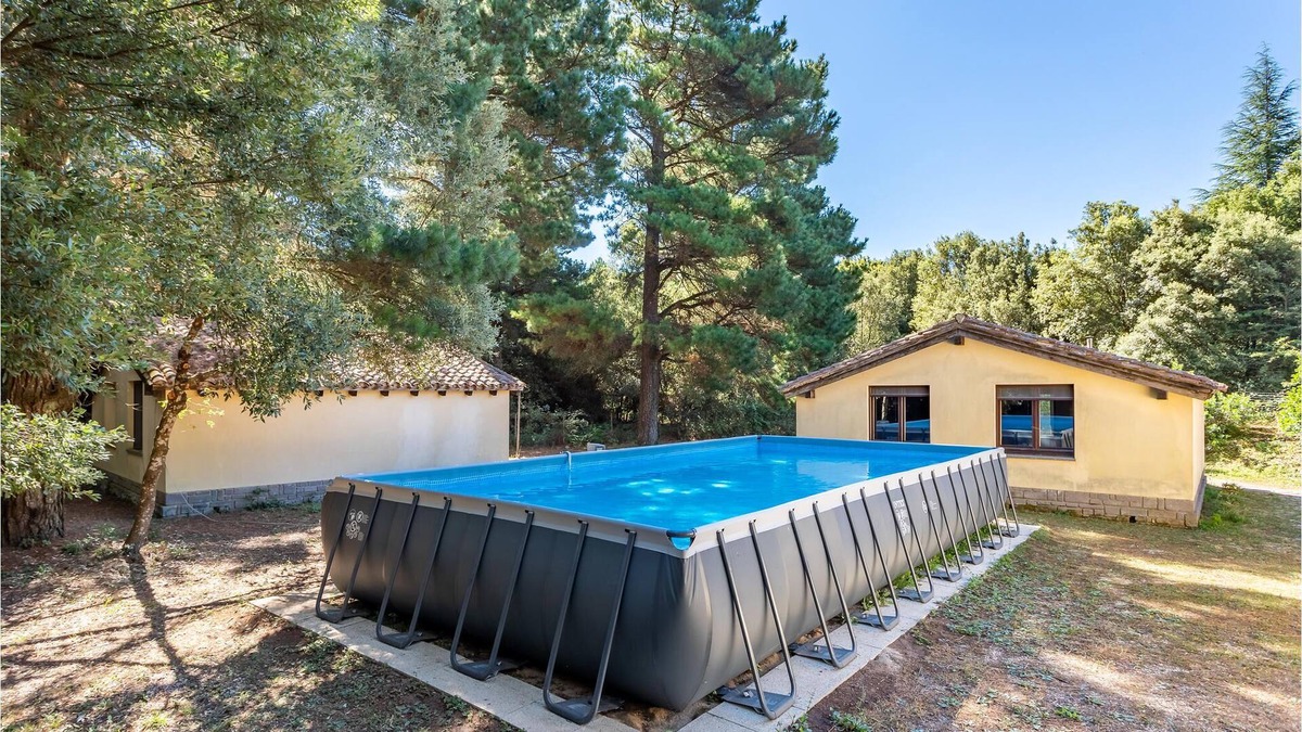 Ales House | Are you looking for a good vacation home with possibilities for a varied vacation? Then this house m