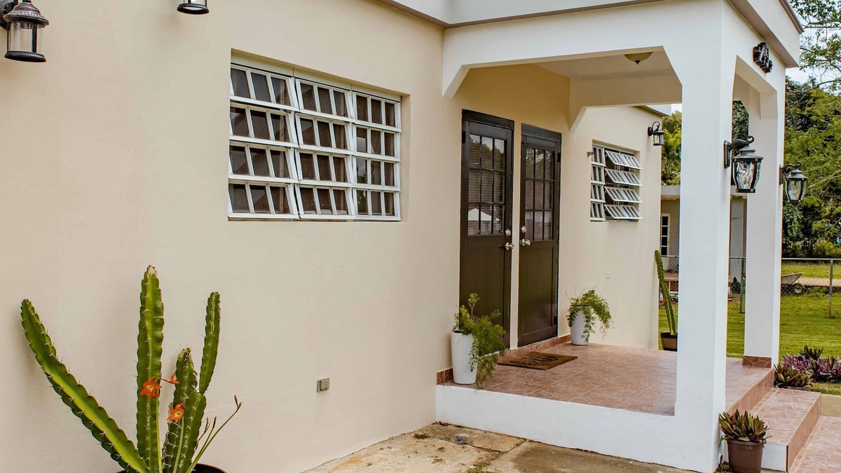 Hato Arriba House | Arecibo Country Living At Its Finest