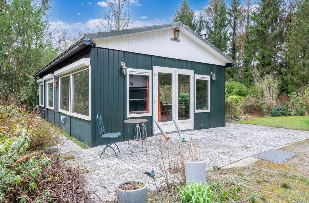 Arendonk House | Arendonk Pondside Chalet