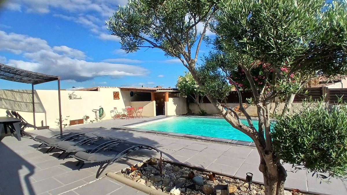 Argeliers House | Argeliers (Aude), Languedoc. House 9 persons with swimming pool. 40 min from the beaches