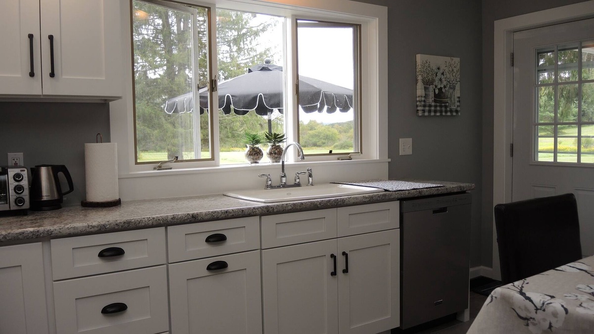 Laurens House | Ark Place - Recent renovation, only 10 minutes to All Star Village