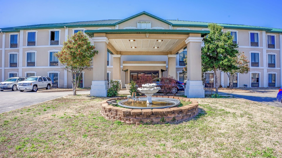 Jonesboro Hotel | Ark Suites By OYO Jonesboro I-555