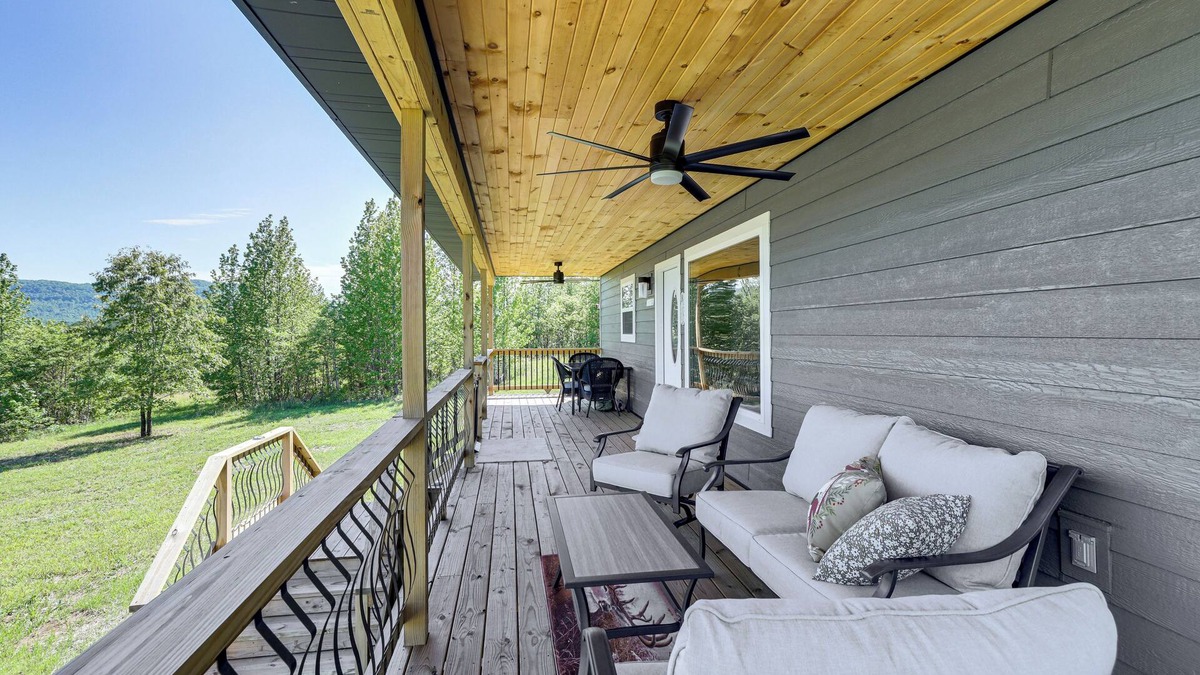Jasper Cabin | Arkansas Retreat w/Deck, Fire Pit & Mtn Views!