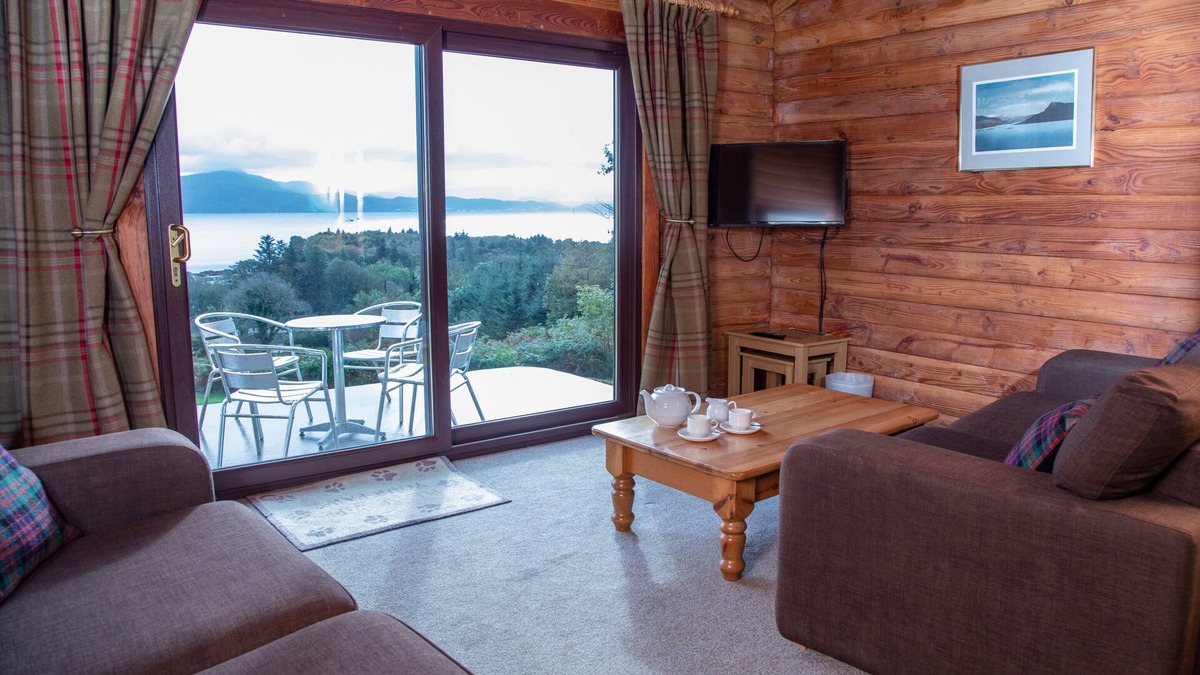 Ardvasar Cabin | Armadale Castle Cabins - Antrim Cabin