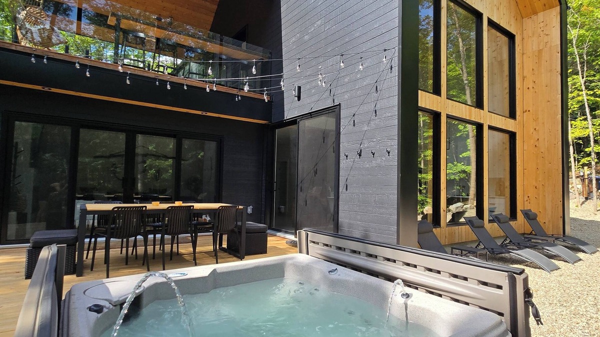 Cantley Cottage | Armoni Ski & Spa - 5 minutes walk to Mont Cascades