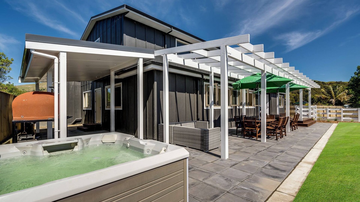 Waimarama House | Aroha At 2252 - Waimarama Holiday Home