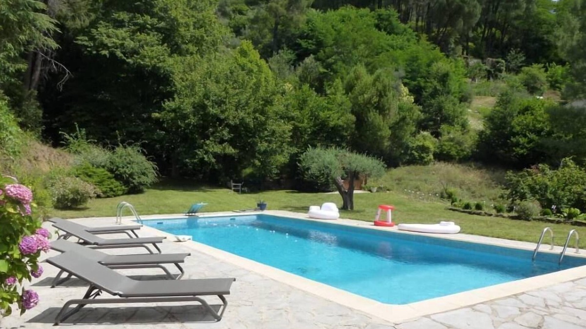 Sumene House | Around the pool and its superb view