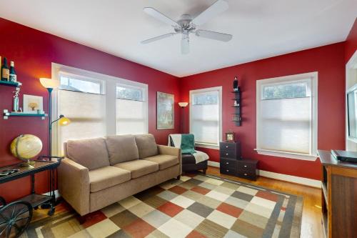 Neartown House | Around The World