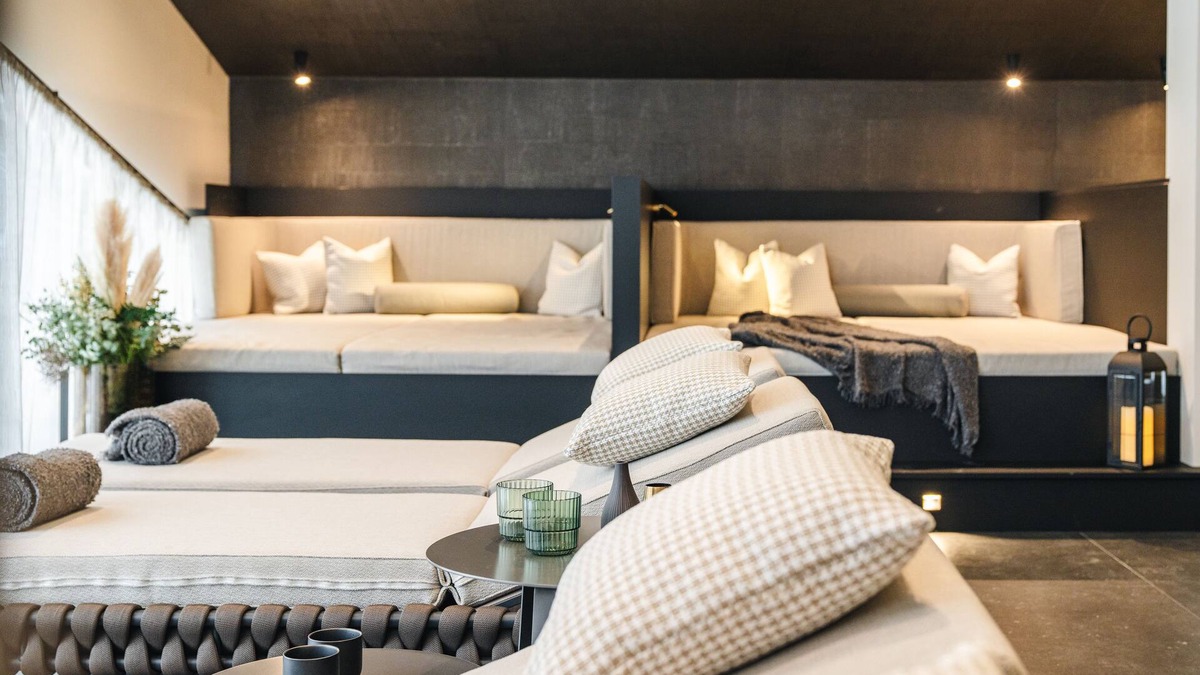 Sankt Anton am Arlberg Hotel | Arpuria l hidden luxury mountain home | Adults friendly