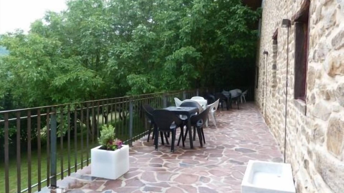 Zegama Cottage | Arrieta Haundi Apartment with Magnificent Valley Views